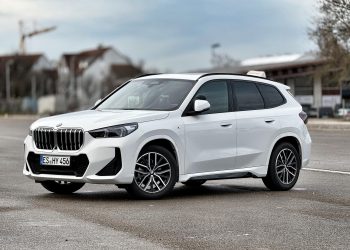 027aa4b1-d394-4f4f-9481-dc4ee5973082