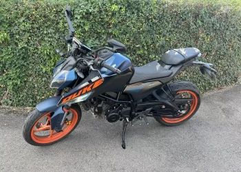 ktm125-2_258_large_x1_T_5RiH7pkz